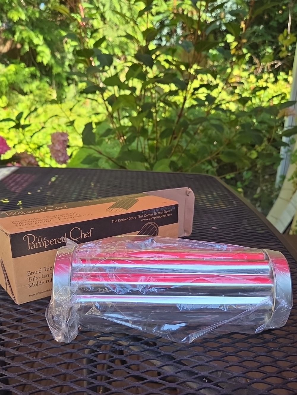 Pampered Chef Scalloped Bread Tube, NEW